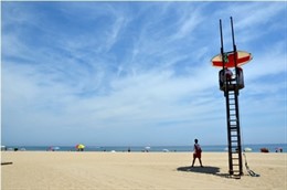 Creu Roja en una playa catalana