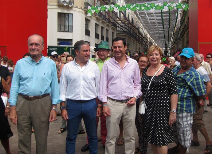 De la Torre, Elías Bendodo, Juanma Moreno y Celia VIllalobos en la Feria Málaga