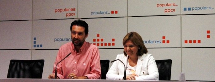 Vicente Betoret e Isabel Bonig en una rueda de prensa