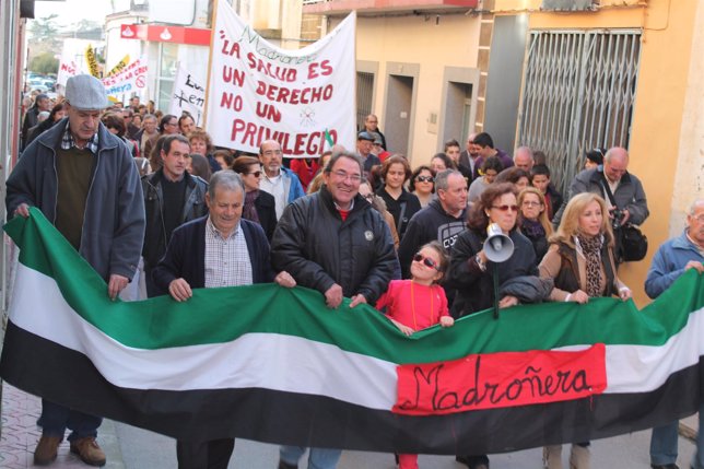 Manifestación contra el cierre de la PAC de Madroñera (Cáceres)