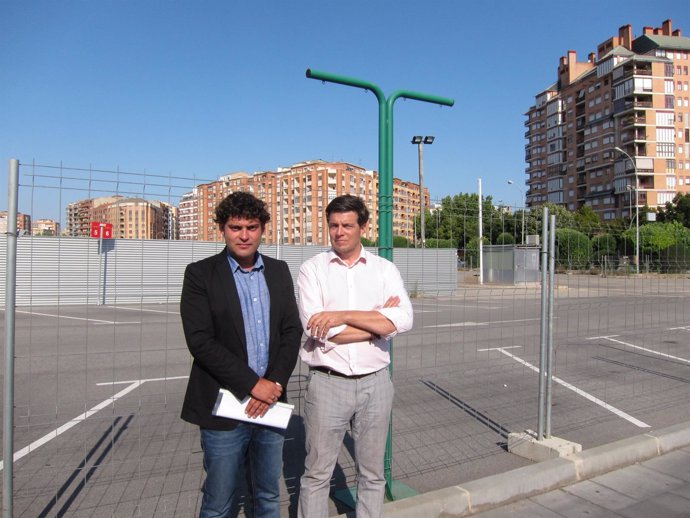 Los concejales del PSOE piden abrir aparcamiento estación tren