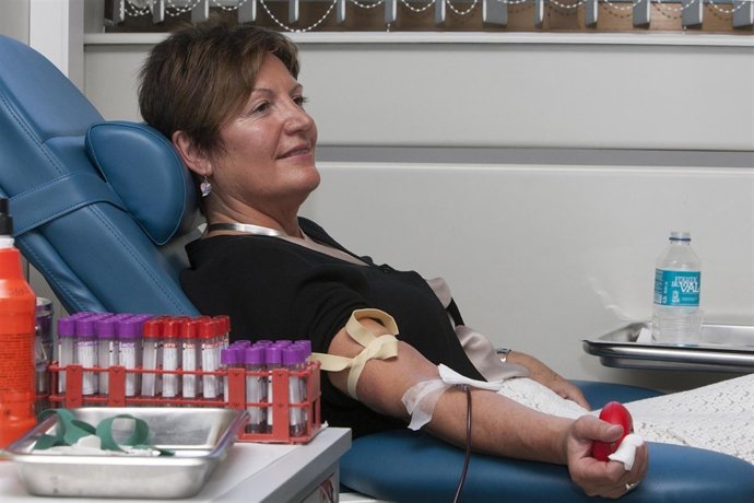A conselleira de Sanidade, Rocío Mosquera, acude ao Centro de Transfusión de Gal
