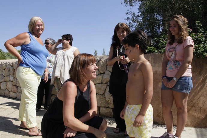 Armengol durante una visita a Aspanob