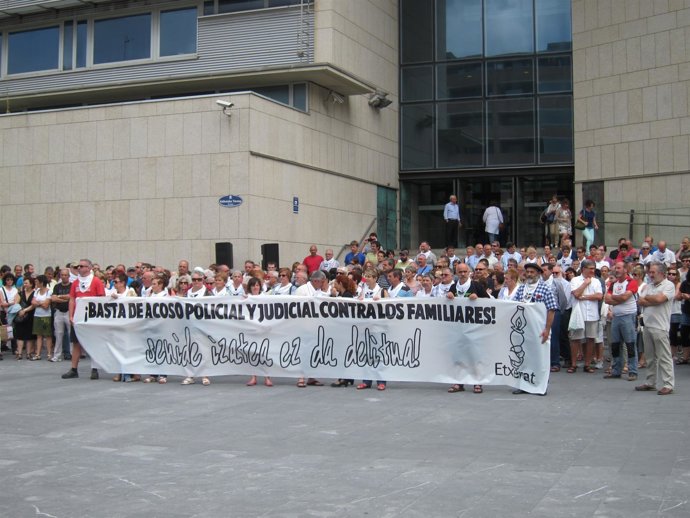 Concentración de Etxerat