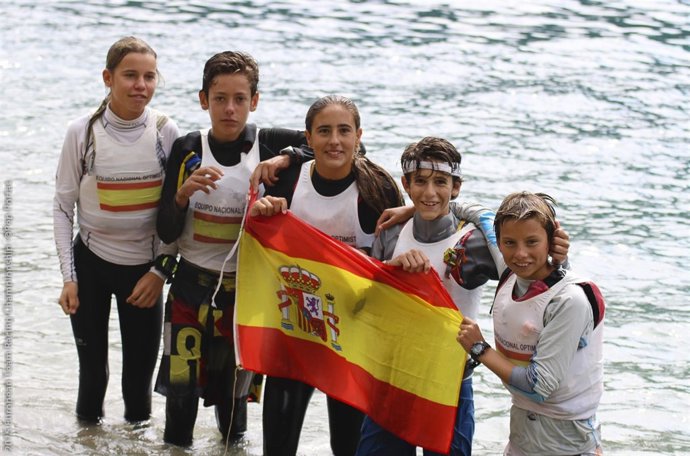El equipo de Optimist España, campeón de Europa Team Racing