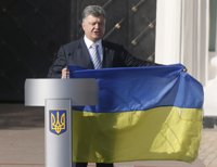 Poroshenko pide respaldo a su enmienda para garantizar la autonomía de Donetsk y Lugansk