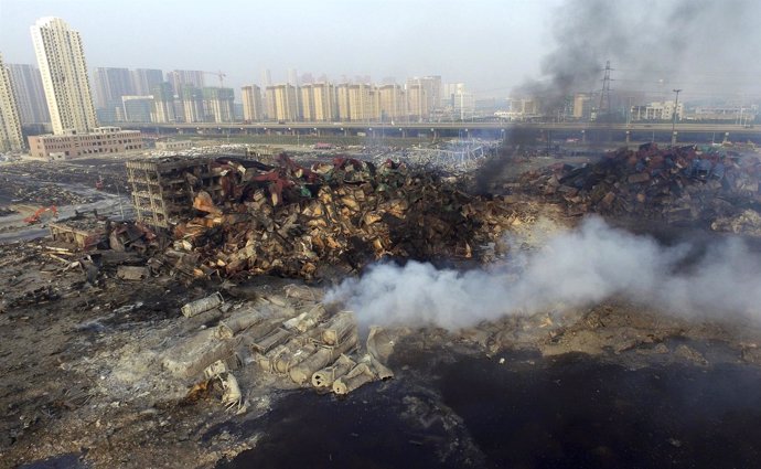 Destrucción tras las explosiones en Tianjin