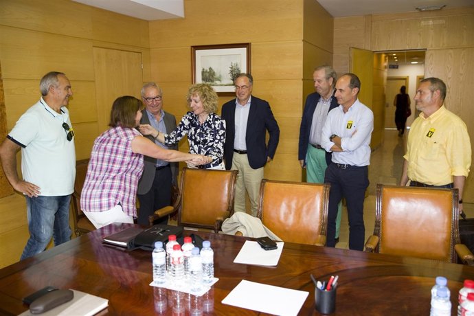 Díaz Tezanos se reúne con afectados por derribos 