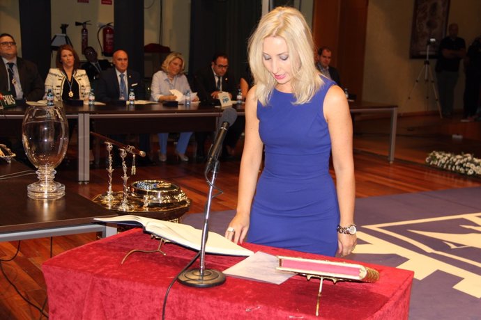 La concejal del PA durante su jura de cargo en el Ayuntamiento de Almuñécar.