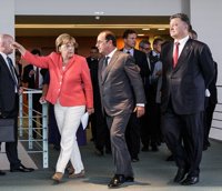 Merkel defiende "hacer todo lo posible" para que se aplique el acuerdo de Minsk