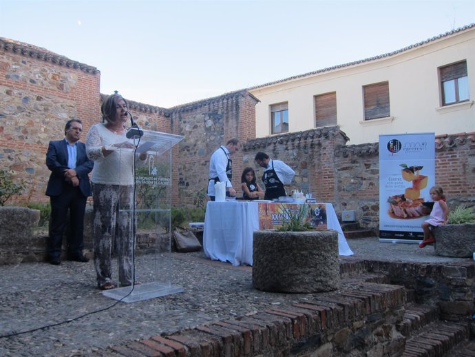 Presentación de la XXVII Fiesta de la Tenca que se celebra en Talaván (Cáceres)