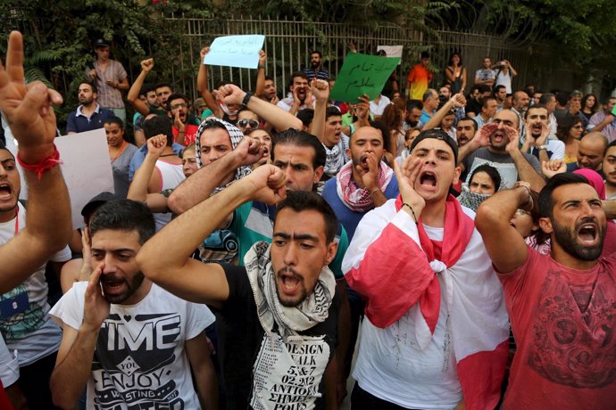 Simpatizantes del movimiento Apestáis en Beirut