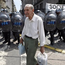 Protestas contra la reforma de pensiones en Argentina