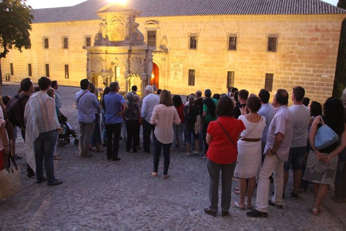 Ruta nocturna en Baeza (Jaén) organizada por la UNIA