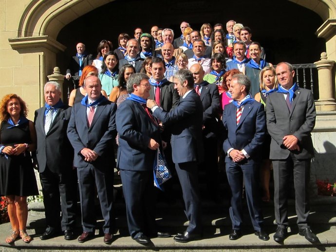 Recibimiento del Athletic a la Corporación bilbaína.