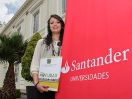 Una estudiante de la UNAM de México se beneficia con una beca de grado