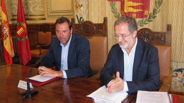El alcalde de Valladolid, Óscar Puente, y el concejal Manuel Saravia