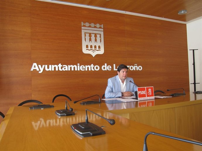 Kilia Cruz-Dunne durante la rueda de prensa