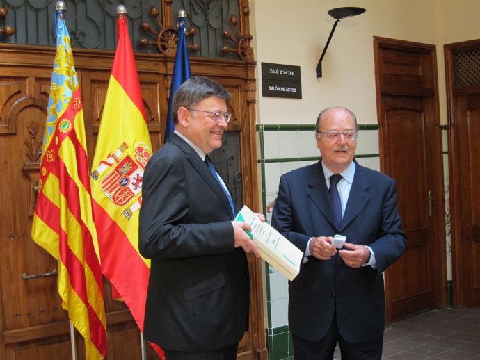 Puig recibe la memoria del CES