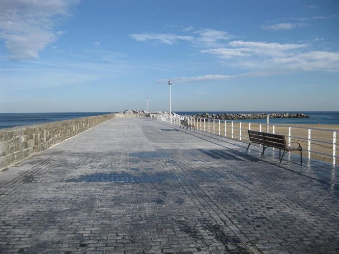 Espigón de la Zurriola San Sebastián