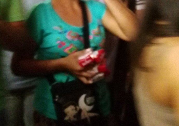 Vendedora de tabaco de contrabando en la Feria de Málaga