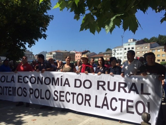 Nota De Prensa E Fotos. Os Socialistas De Ordes Apoian As Reivindicacións Dos Ga