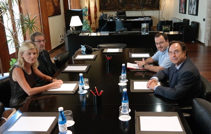 Comisión para elaborar la denuncia de la infrafinanciación