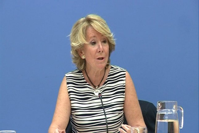 Aguirre mantiene su oferta a PSOE y C's