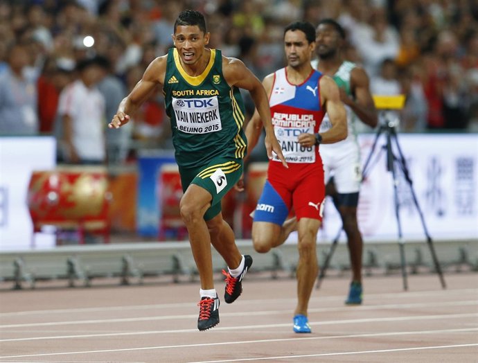 Wayde van Niekerk, campeón mundial de 400 metros