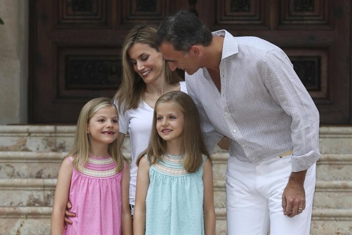 Familia Real. Felipe VI, Letizia Ortiz, Leonor de Borbón y Sofía de Borbón.