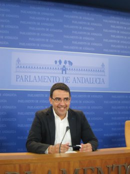 Mario Jiménez, en rueda de prensa