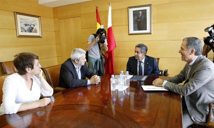 Revilla Con CCOO, UGT Y CEOE