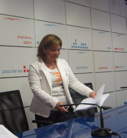Isabel Bonig antes de una rueda de prensa