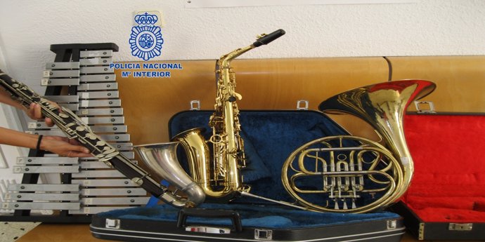 Instrumentos recuperados tras robos en una asociación musical de Llaurí