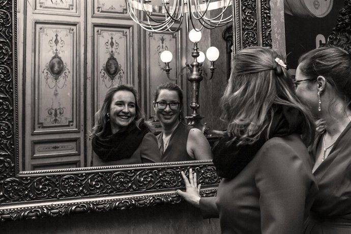 Las intérpretes de música clásica Anja Kuncic y Tina Silc