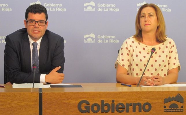Alfonso Domínguez y Begoña Martínez en la presentación de los asusntos 