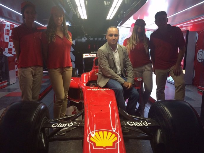 Santander motorhome mario cortés plaza de la marina fernando alonso ferrari
