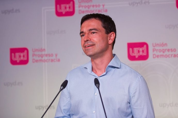 El portavoz de Unión, Progreso y Democracia (UPyD), Andrés Herzog