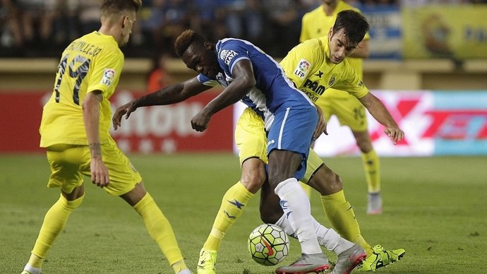 El Villarreal remonta al Espanyol y consigue su primer triunfo liguero