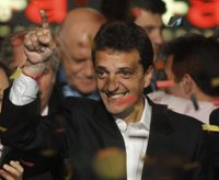 El Gobierno acusa a Massa de convertirse en "el furgón de cola" de Macri