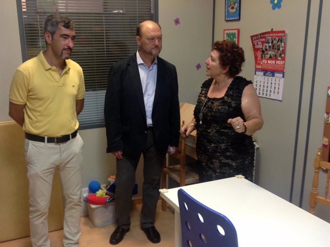 Víctor Navas, Antonio Pradas visitan en Benalmádena asociación ABAD