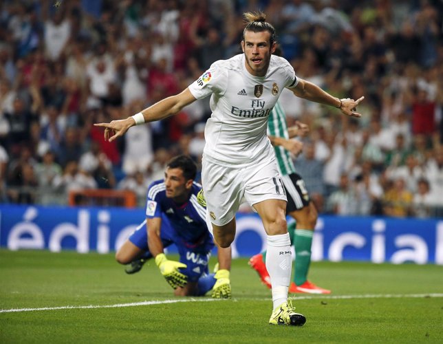Gareth Bale marca contra el Betis