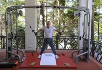 El Kremlin publica fotos de Putin haciendo pesas para resaltar su salud y fortaleza