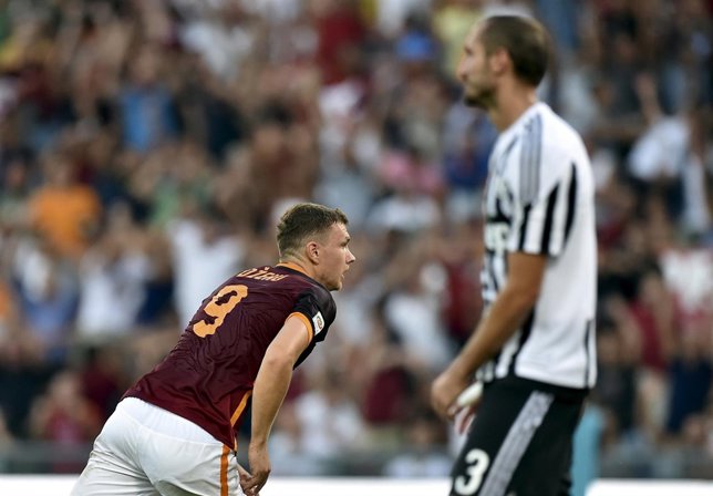 Dzeko celebra su gol contra la Juventus