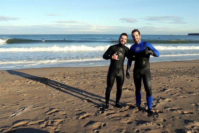 Carlos y Sergio en una playa escocesa