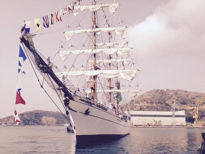 El buque escuela mexicano 'Cuauhtémoc' llegando al puerto de Cartagena