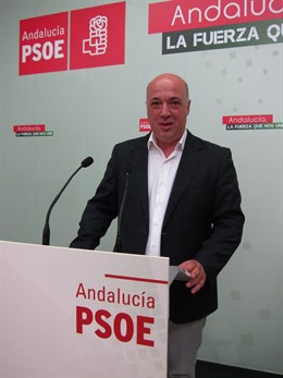 Antonio Ruiz en la sede del PSOE de Córdoba