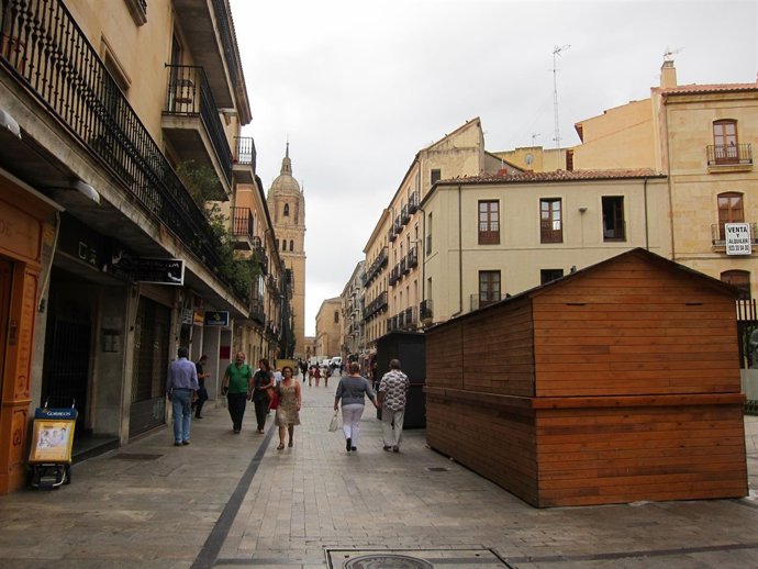 Una de las zonas con casetas de la Feria de Día en Salamanca