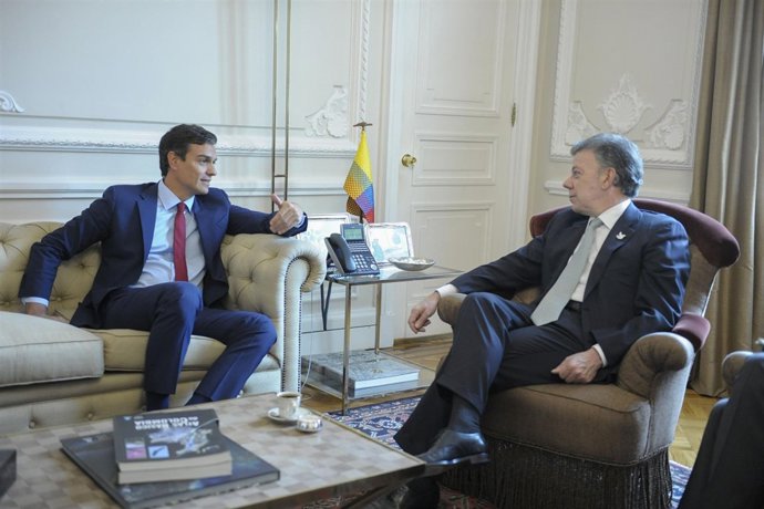 Pedro Sánchez y Juan Manuel Santos