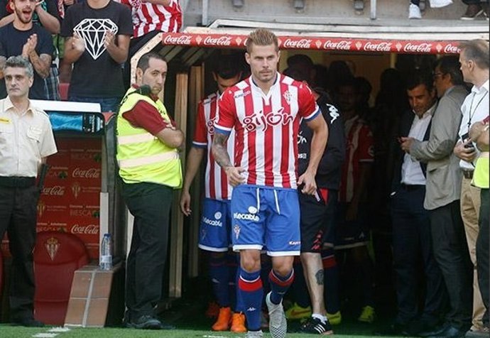 Mandi, jugador del Sporting, ficha por el Elche